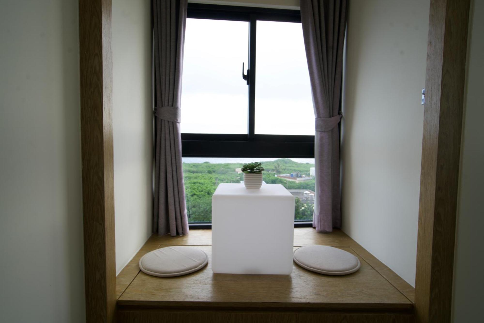 Bed and Breakfast 琉球茶室 現代館 Сяолюцю Экстерьер фото