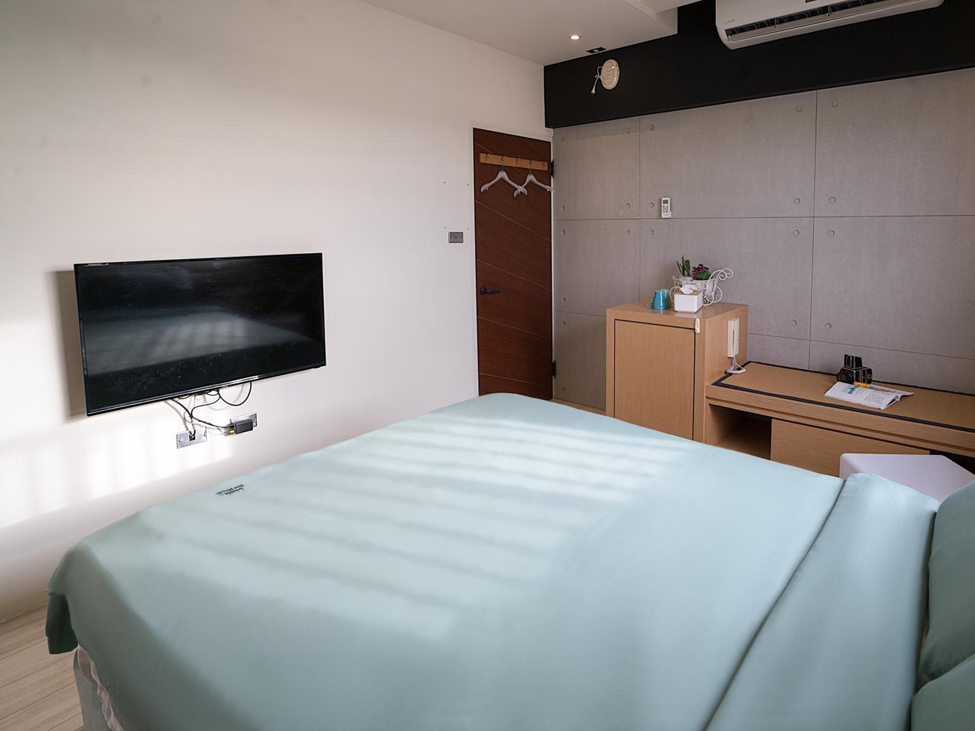 Bed and Breakfast 琉球茶室 現代館 Сяолюцю Экстерьер фото