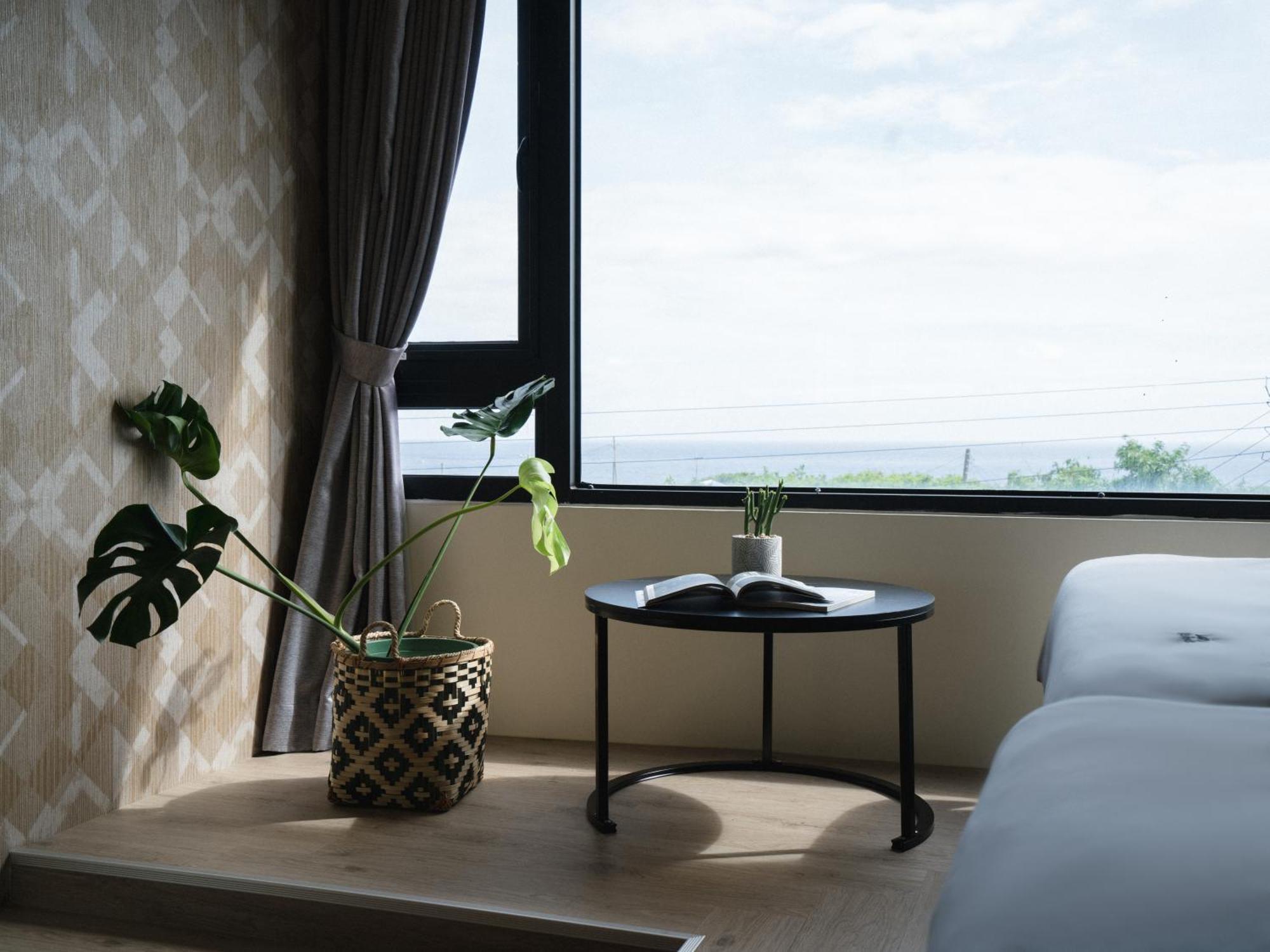 Bed and Breakfast 琉球茶室 現代館 Сяолюцю Экстерьер фото